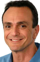 Хэнк Азария